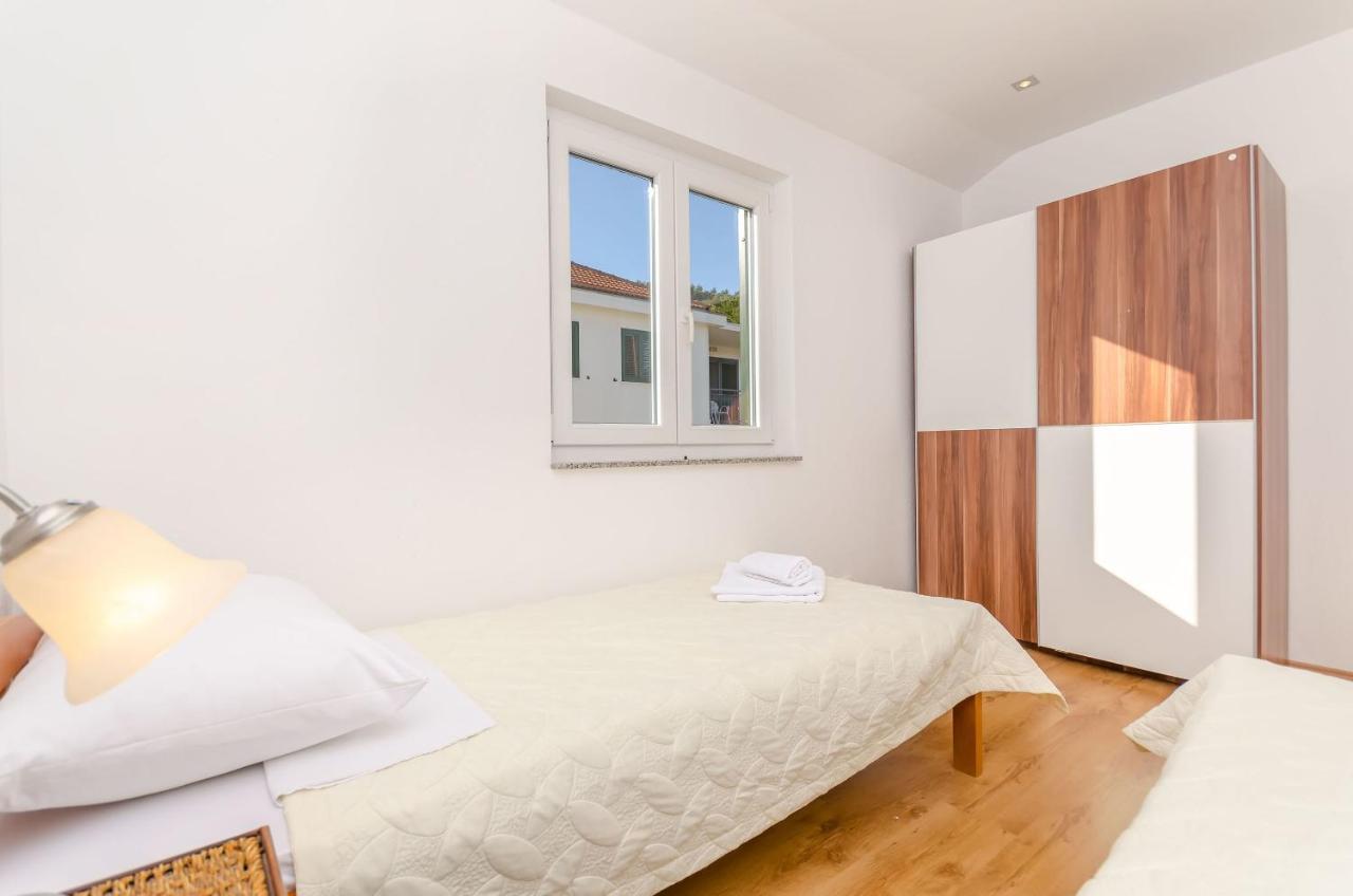 Apartments Mia Трогир Экстерьер фото