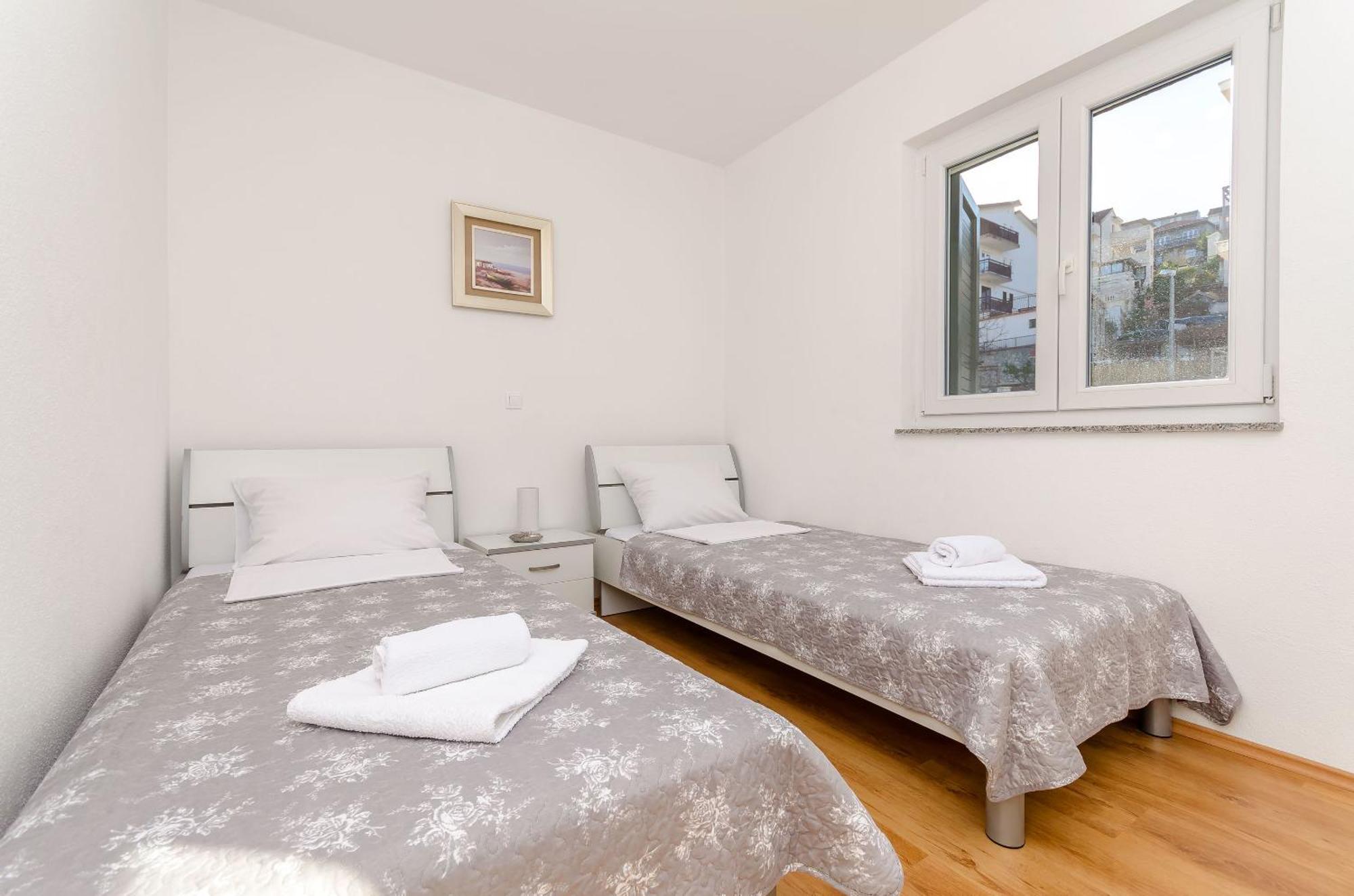 Apartments Mia Трогир Экстерьер фото