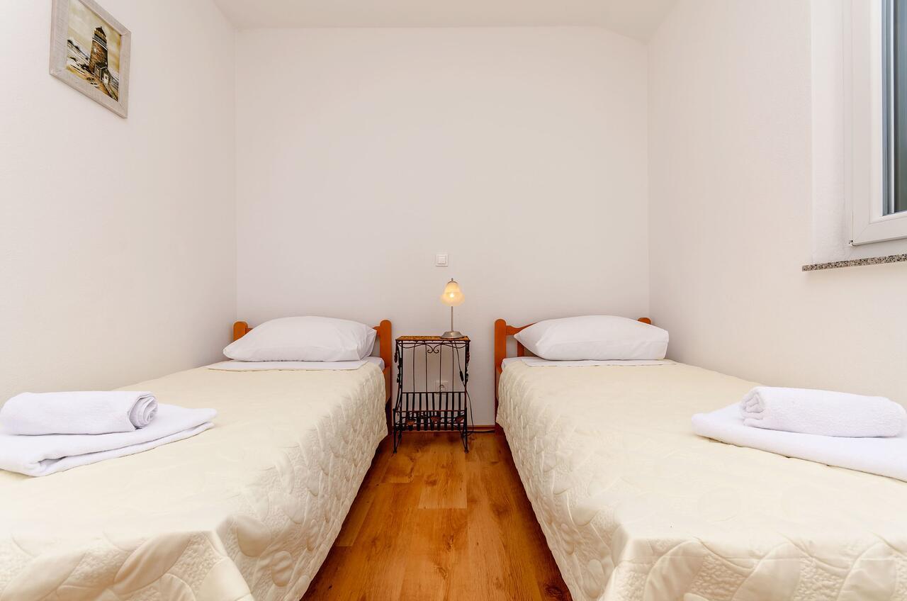 Apartments Mia Трогир Экстерьер фото